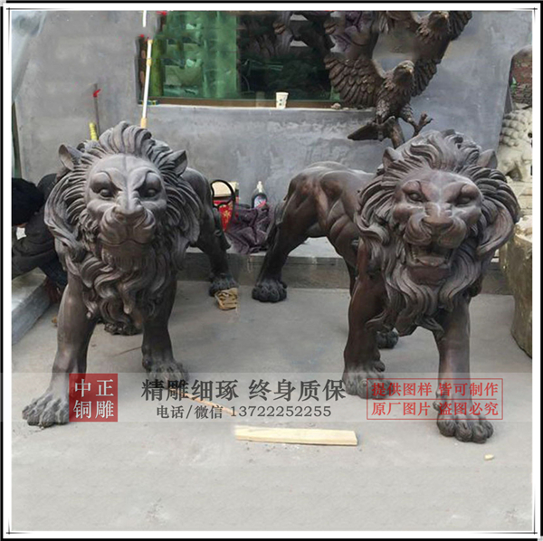 銅雕獻(xiàn)錢獅