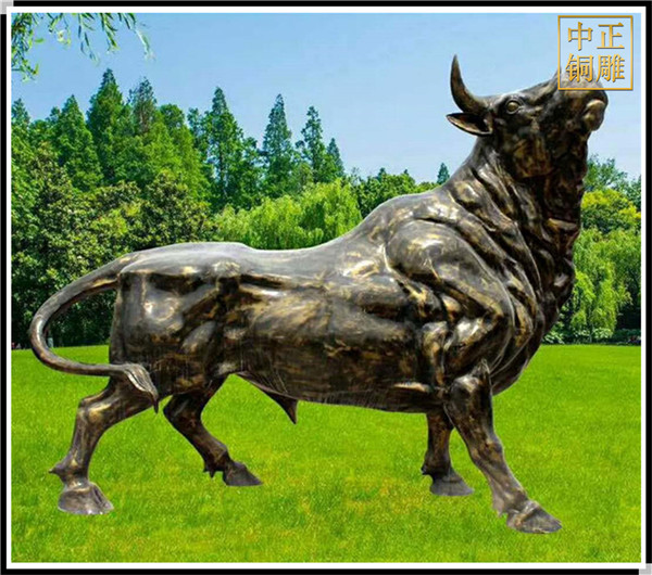大型開(kāi)荒牛鑄銅雕塑