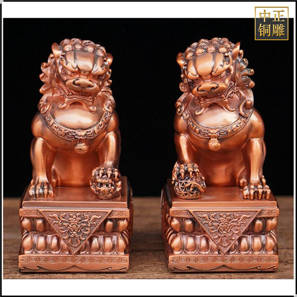 雌雄一對(duì)銅獅子