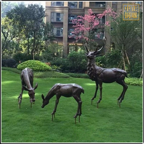 小區(qū)景觀銅鹿雕塑.jpg