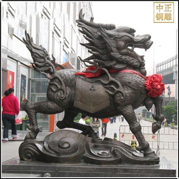 大型門口鎮(zhèn)宅銅麒麟雕塑.jpg