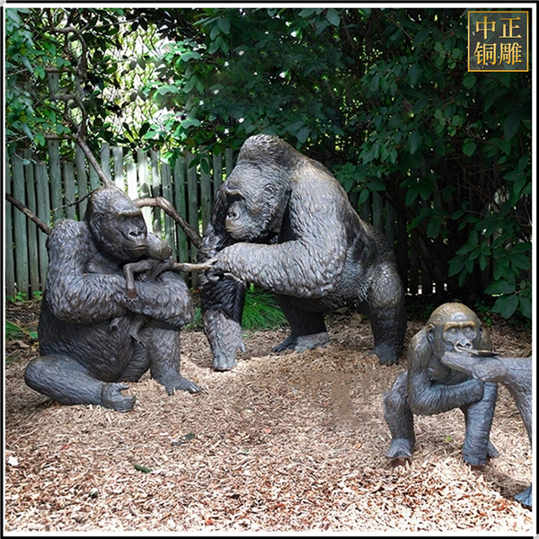 動(dòng)物園大猩猩銅雕塑.jpg