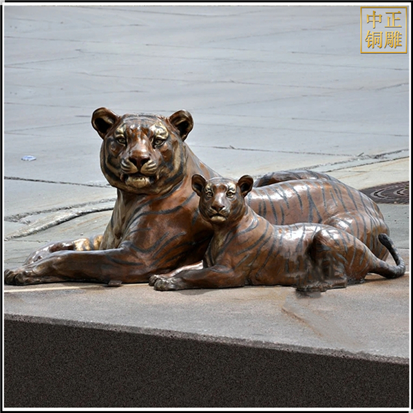 純銅老虎動(dòng)物雕塑.jpg